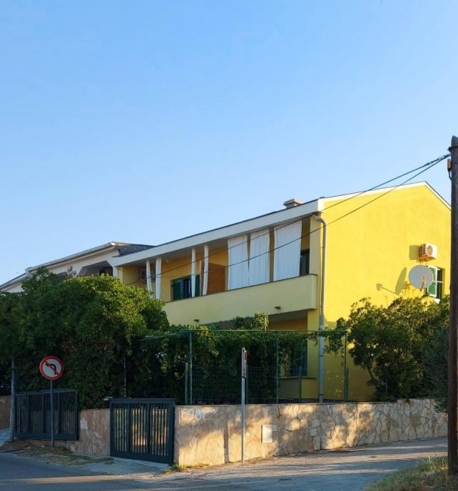 Apartments Kate Pag Town Zewnętrze zdjęcie
